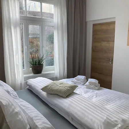 Schlossblick Iii - Zeit Zum Träumen In Exklusiver Zirbennest, Parkplatz, Smart-tv, Wlan Apartment