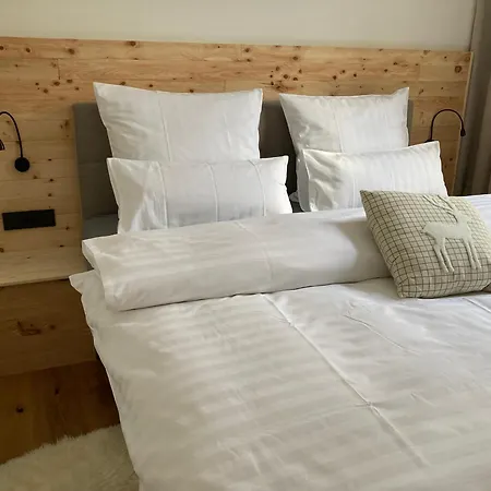 Schlossblick Iii - Zeit Zum Träumen In Exklusiver Zirbennest, Parkplatz, Smart-tv, Wlan Apartment